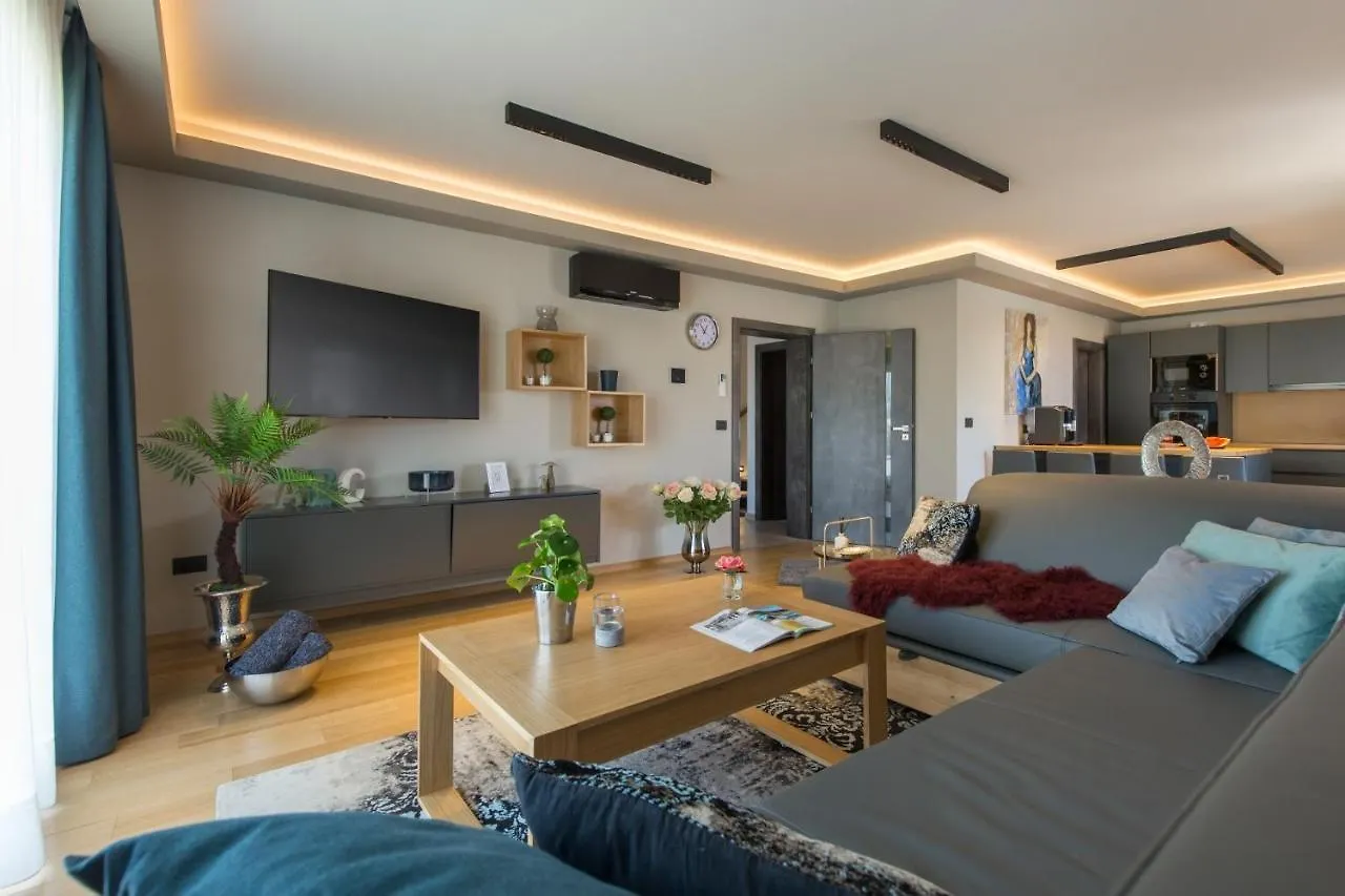 Villa Spa 1 In Porec,Istrien - Istrabook Kukci